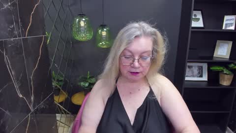 Snapshot of natalicloud chatting on 5, 12, 2024 NataliCloud online show from 5, 12, 2024