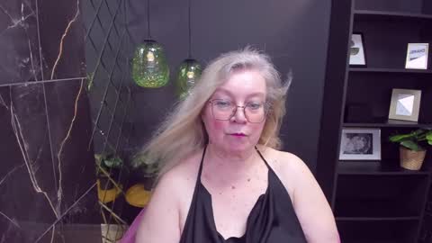 Snapshot of natalicloud chatting on 11, 12, 2024 NataliCloud online show from 11, 12, 2024