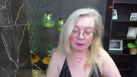 Snapshot of natalicloud chatting on 4, 1, 2025 NataliCloud online show from 4, 1, 2025