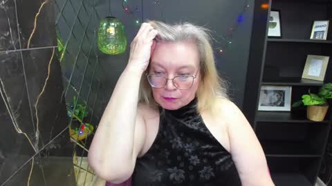 Snapshot of natalicloud chatting on 5, 1, 2025 NataliCloud online show from 5, 1, 2025