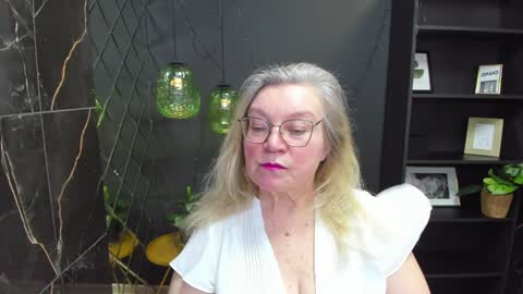 Snapshot of natalicloud chatting on 12, 1, 2025 NataliCloud online show from 12, 1, 2025