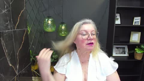 Snapshot of natalicloud chatting on 12, 1, 2025 NataliCloud online show from 12, 1, 2025
