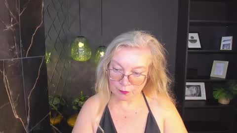 Snapshot of natalicloud chatting on 18, 10, 2025 NataliCloud online show from 18, 10, 2025