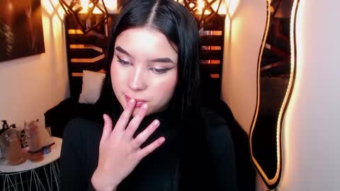 natalie  online show from 14, 4, 2026