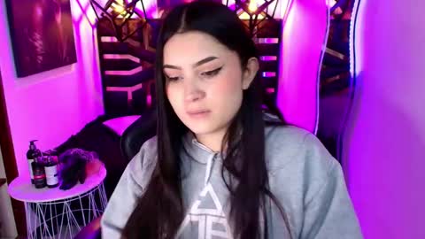 Snapshot of natalie_loffreda chatting on 9, 6, 2026 natalie online show from 9, 6, 2026