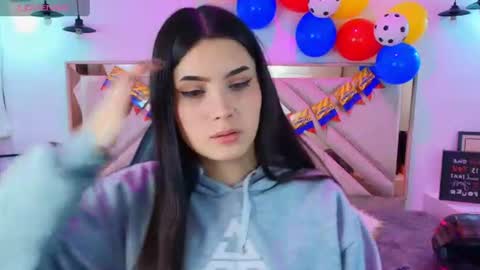 Snapshot of natalie_loffreda chatting on 17, 6, 2026 natalie online show from 17, 6, 2026