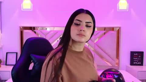 Snapshot of natalie_loffreda chatting on 11, 7, 2026 natalie online show from 11, 7, 2026