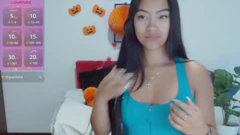 Nataly Escobar online show from 17, 10, 2025