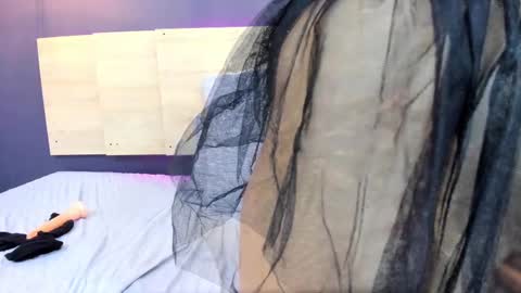   online show from 11, 2, 2025