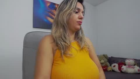 Snapshot of natashaboobs chatting on 11, 9, 2025 natashaboobs online show from 11, 9, 2025