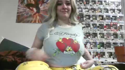 Snapshot of natbaby2002 chatting on 18, 11, 2025 natbaby2002 online show from 18, 11, 2025