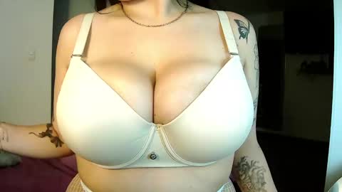 Nathaly Jones online show from 16, 2, 2025