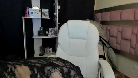 Snapshot of natsuki_09 chatting on 13, 2, 2025 Nat  online show from 13, 2, 2025