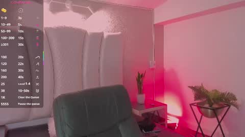 Snapshot of natt_collins chatting on 30, 6, 2026 Natalia online show from 30, 6, 2026