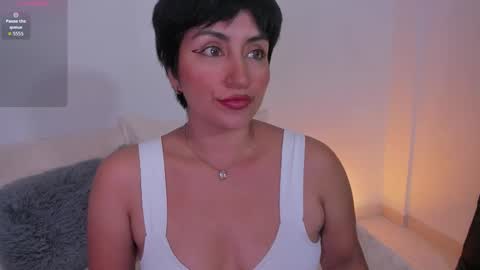 Snapshot of natty_bush chatting on 14, 12, 2025 Nathalie online show from 14, 12, 2025