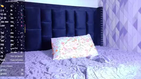 Gwen  online show from 11, 10, 2025