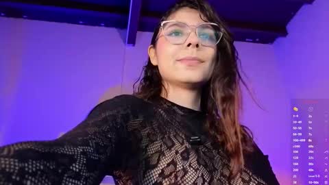 Naty Saenz online show from 11, 11, 2025