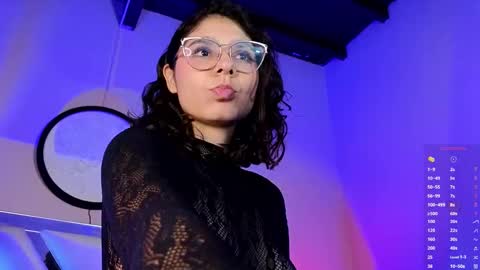 Naty Saenz online show from 28, 11, 2025