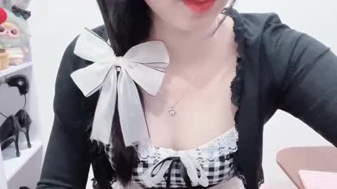 Kiki online show from 5, 12, 2025