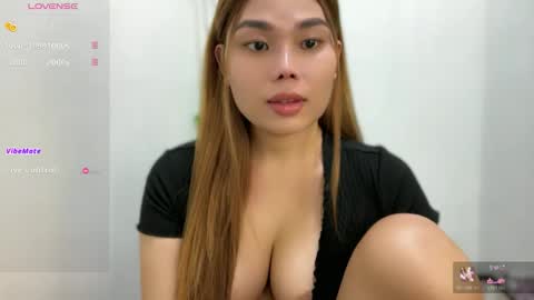 Snapshot of natzumiee_ chatting on 9, 2, 2026 Shuvee Keiko Half Japanese Half Pinay online show from 9, 2, 2026