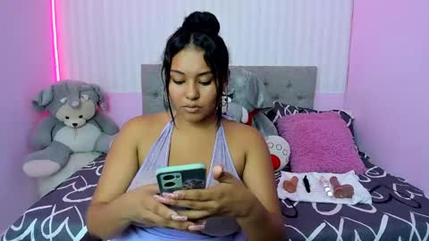 Snapshot of naughty_ariel chatting on 1, 2, 2025 Zoe online show from 1, 2, 2025
