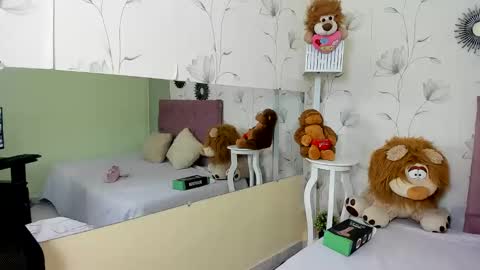 Snapshot of naughty_ariel chatting on 7, 2, 2025 Zoe online show from 7, 2, 2025