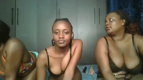naughty_ellaa online show from 10, 10, 2025