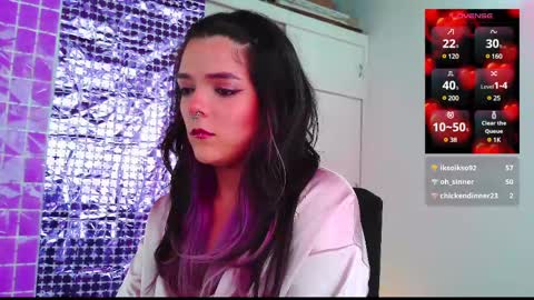 Snapshot of naughty_em_17 chatting on 4, 3, 2025 Em  please help me reach 100 thumbs up 3 online show from 4, 3, 2025