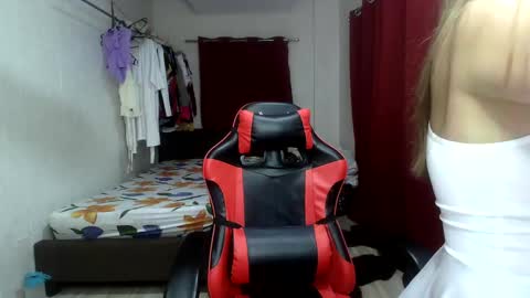 Snapshot of naughty_mariaxx chatting on 19, 12, 2024 Maria online show from 19, 12, 2024