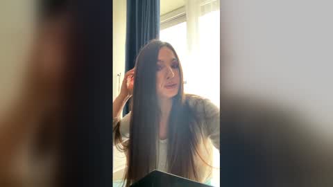 Snapshot of naughty_princesse chatting on 28, 4, 2026 Elena online show from 28, 4, 2026