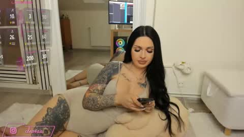 Snapshot of naughtycleo chatting on 23, 2, 2026 cleo online show from 23, 2, 2026