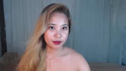 Snapshot of naughtyhotsexyjean chatting on 21, 5, 2026 miss jean online show from 21, 5, 2026
