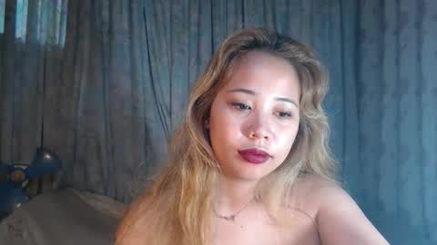 Snapshot of naughtyhotsexyjean chatting on 23, 5, 2026 miss jean online show from 23, 5, 2026