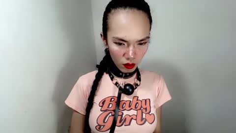 naughtypetiteangel online show from 17, 11, 2025