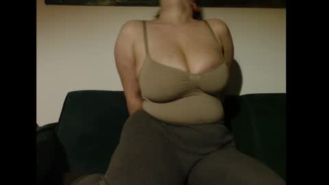 Snapshot of naughtyrapunzel7 chatting on 10, 1, 2026 Ella - Naughty Rapunzel online show from 10, 1, 2026