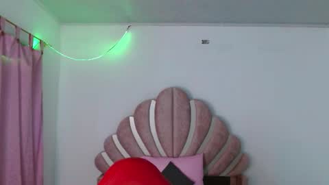 Snapshot of naya_fox1 chatting on 18, 1, 2026 naya_fox1 online show from 18, 1, 2026