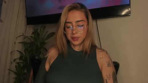 Snapshot of nazzz10 chatting on 11, 6, 2026 nazzz10 online show from 11, 6, 2026
