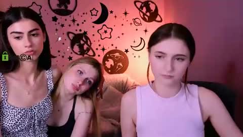 Snapshot of nekky_mouse chatting on 9, 6, 2026 Meow online show from 9, 6, 2026