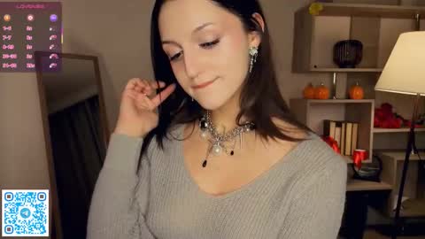 Vicky and Beatrice online show from 20, 3, 2026