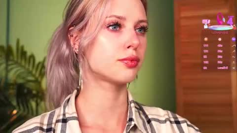 Snapshot of nelly_carroll chatting on 10, 9, 2025 I am Nelly3 online show from 10, 9, 2025