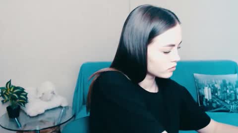 nensi_sweet online show from 5, 3, 2025