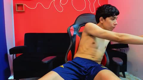 Snapshot of neo_twink chatting on 21, 12, 2025 just Daniel online show from 21, 12, 2025