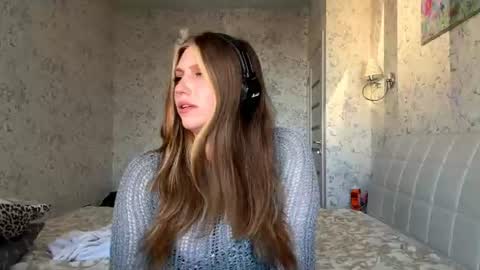 Snapshot of neomimaddern chatting on 19, 6, 2026 neomimaddern online show from 19, 6, 2026