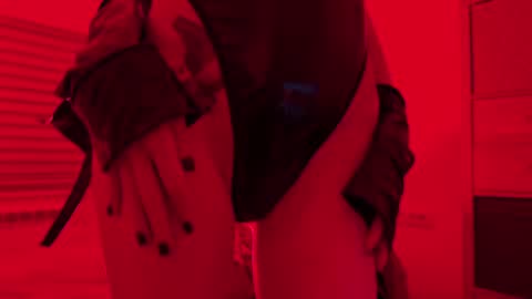 Snapshot of neondemon_ chatting on 28, 12, 2024 maeve online show from 28, 12, 2024