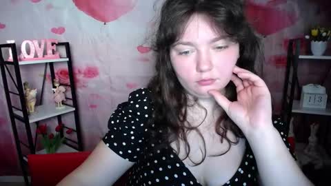 Snapshot of neonilalisova chatting on 13, 2, 2026 NeonilaLisova online show from 13, 2, 2026