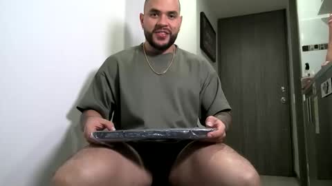 Snapshot of neron_xxl chatting on 12, 11, 2025 neron XXL online show from 12, 11, 2025