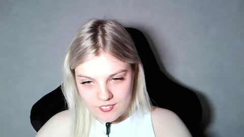 Snapshot of never_enoughh chatting on 12, 6, 2026 never_enoughh online show from 12, 6, 2026