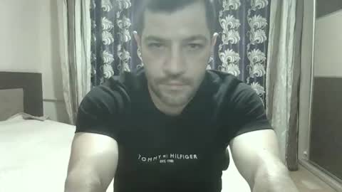 nevergetdown online show from 26, 4, 2026