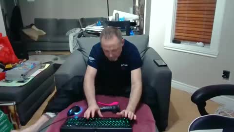 Snapshot of newvvorld chatting on 19, 2, 2025 NewWorld online show from 19, 2, 2025