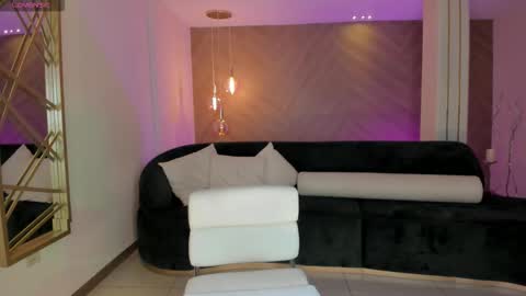 SQUIRTER DOLL    online show from 31, 10, 2025